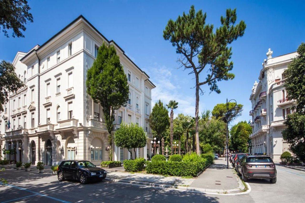 Residenza Parco Fellini Hotel Rimini Exterior photo