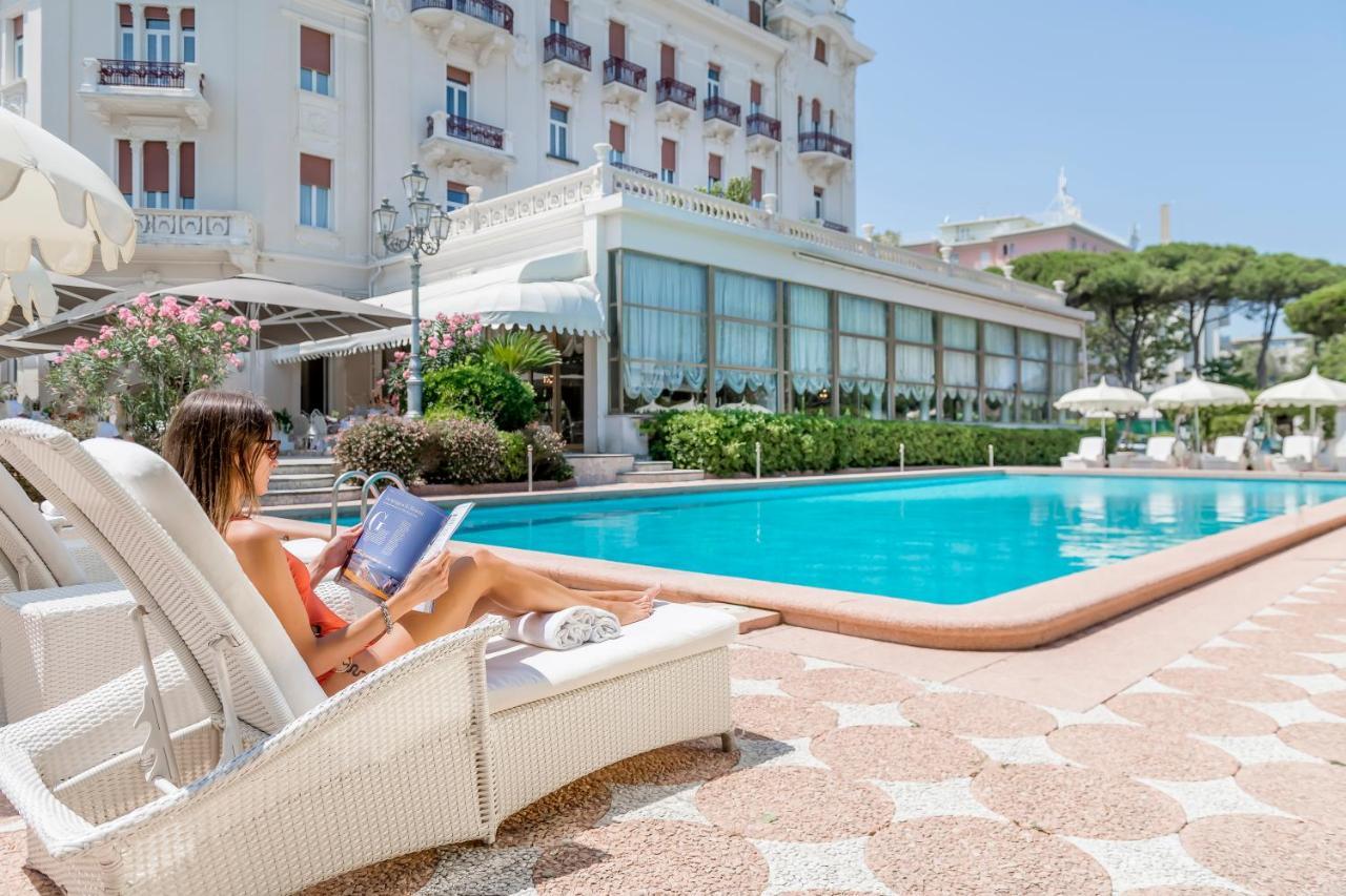 Residenza Parco Fellini Hotel Rimini Exterior photo