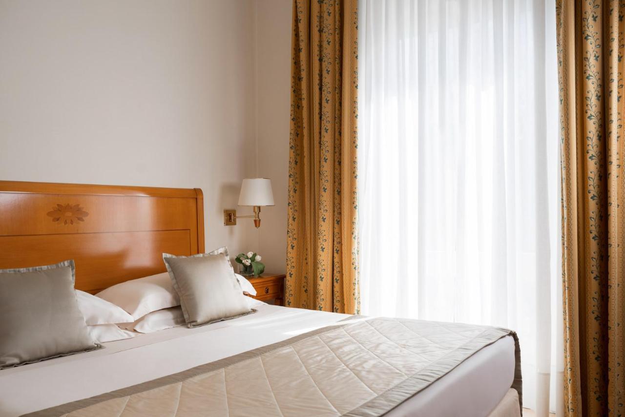 Residenza Parco Fellini Hotel Rimini Exterior photo